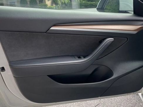 Used 2022 Tesla Model 3 Long Range AWD/4WD image 13