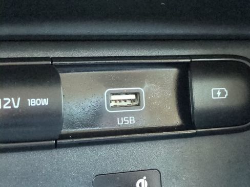 Used 2022 Kia Telluride S FWD image 23