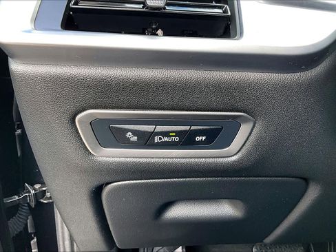 Used 2025 BMW X7 xDrive40i image 34