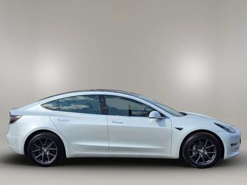 Used 2020 Tesla Model 3 Standard Range Plus image 4