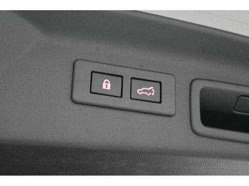 Used 2025 Subaru Forester Touring AWD/4WD image 40