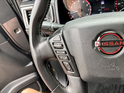 Used 2023 Nissan Titan PRO-4X w/ Pro-4x Convenience Package AWD/4WD image 23