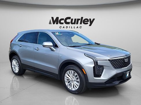 Used 2024 Cadillac XT4 Luxury FWD image 1
