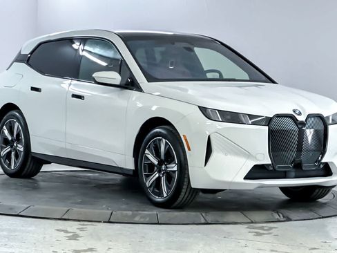 Used 2026 BMW iX xDrive45 AWD/4WD image 9