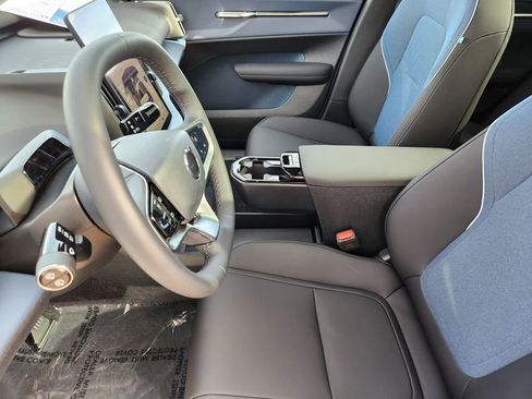 New 2026 Volvo EX30 Plus w/ Climate Package image 3