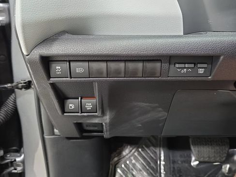 Certified 2026 Toyota Sienna XLE FWD image 23