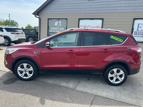 Used 2017 Ford Escape Titanium w/ Canadian Touring Package AWD/4WD image 8