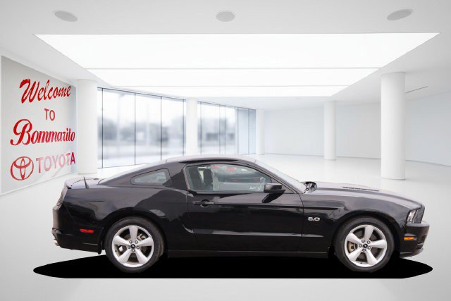 Used 2013 Ford Mustang GT Premium RWD image 5