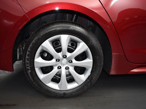 Used 2025 Toyota Corolla LE image 9