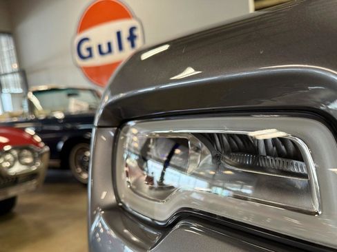 Used 2019 Rolls-Royce Dawn image 50