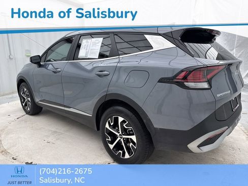 Used 2023 Kia Sportage EX image 5