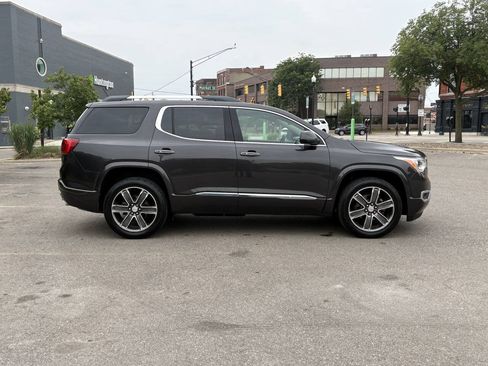 Used 2019 GMC Acadia Denali w/ Technology Package AWD/4WD image 9