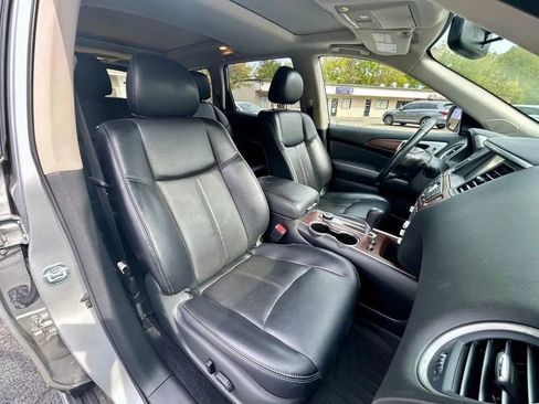 Used 2019 Nissan Pathfinder Platinum w/ Cargo Package image 19