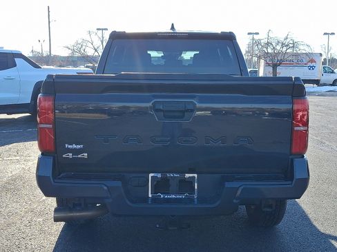 Used 2025 Toyota Tacoma SR5 image 5