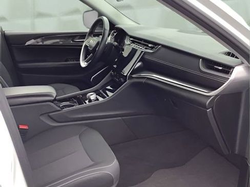 Certified 2022 Jeep Grand Cherokee L Laredo w/ Luxury Tech Group I image 16