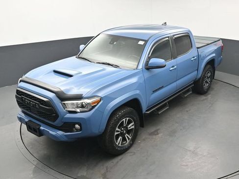 Used 2019 Toyota Tacoma TRD Sport AWD/4WD image 31
