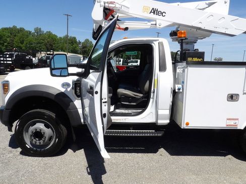 Used 2019 Ford F550 2WD Regular Cab Super Duty image 25