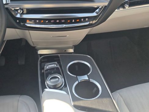 Used 2024 Cadillac Lyriq Luxury AWD/4WD image 19