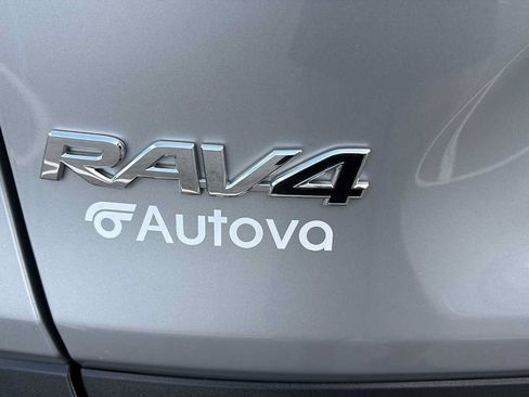 Used 2025 Toyota RAV4 LE AWD/4WD image 30