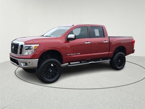 Used 2019 Nissan Titan SL image 8