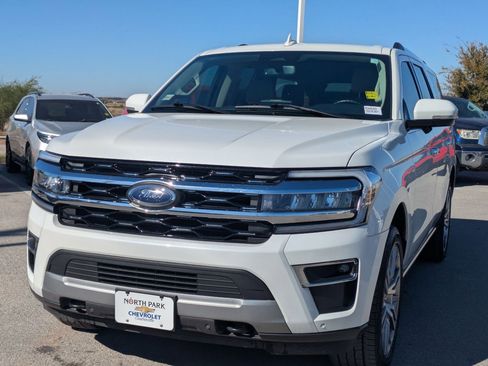 Used 2023 Ford Expedition Max Limited image 7