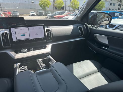 New 2026 Ford Expedition Active RWD image 17