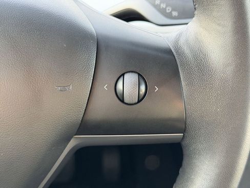 Used 2021 Tesla Model Y Long Range image 22