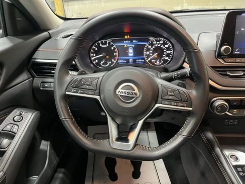 Used 2022 Nissan Altima 2.5 SR w/ Midnight Edition Package image 17