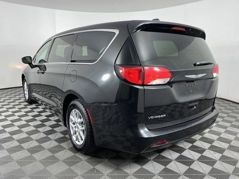 Used 2023 Chrysler Voyager LX FWD image 6