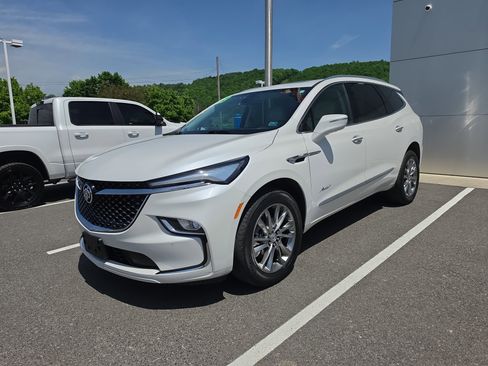 Used 2023 Buick Enclave Avenir AWD/4WD image 8
