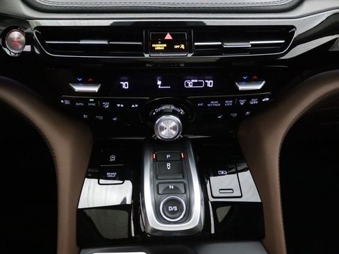 Used 2023 Acura MDX SH-AWD w/ Advance Package image 26