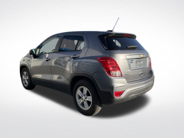 Used 2020 Chevrolet Trax LS w/ Tint and Cruise Package FWD image 5