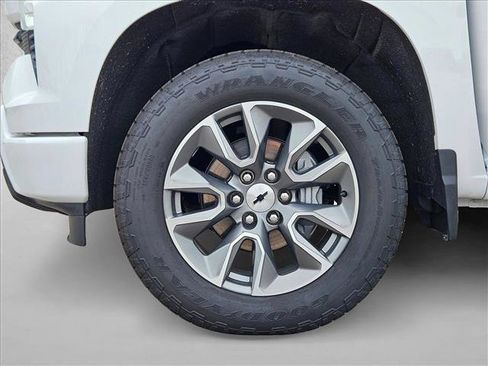 Used 2025 Chevrolet Silverado 1500 RST w/ Z71 Off-Road Package AWD/4WD image 23