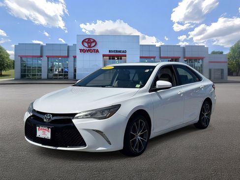 Used 2017 Toyota Camry XSE FWD image 1