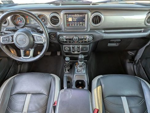 Used 2018 Jeep Wrangler Unlimited Sahara AWD/4WD image 28