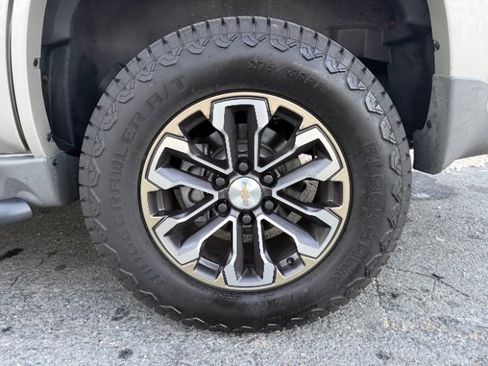 Used 2005 Chevrolet Tahoe Z71 w/ Preferred Equipment Group image 34