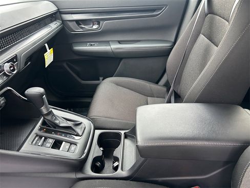 Used 2025 Honda CR-V EX image 16