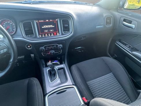 Used 2019 Dodge Charger Scat Pack RWD image 3