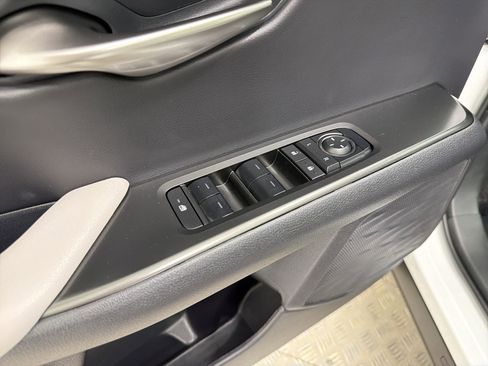 New 2026 Lexus UX 300h FWD image 12