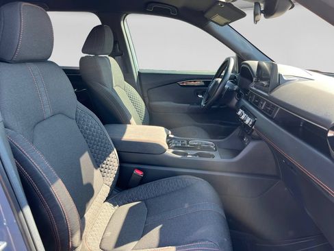 Used 2025 Honda Pilot Sport image 19