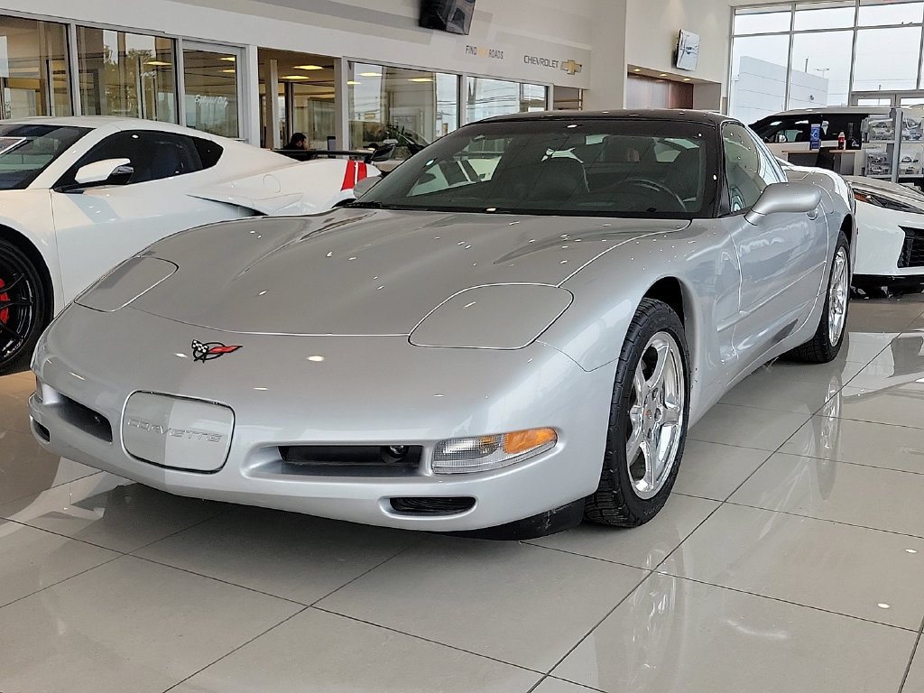 Used 2001 Chevrolet Corvette Coupe w/ Preferred Equipment Group2 RWD image 4