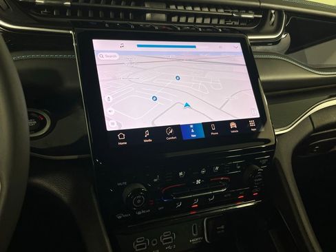 Used 2022 Jeep Grand Cherokee Trailhawk w/ Advanced Protech Group II image 21