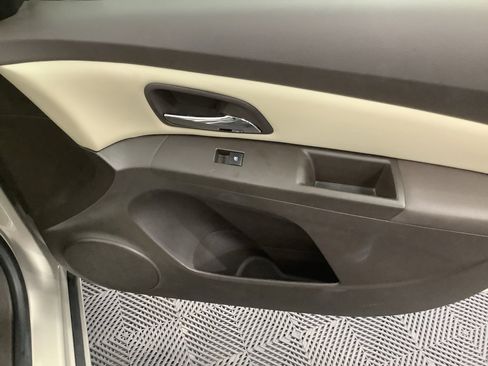 Used 2014 Chevrolet Cruze Diesel image 21