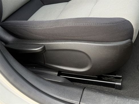 Used 2014 Chevrolet Cruze LS image 26