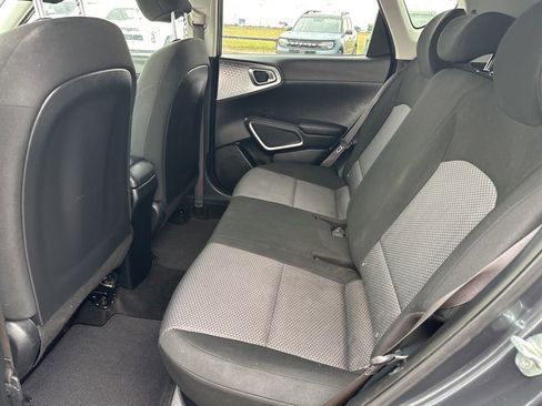Used 2021 Kia Soul LX image 29