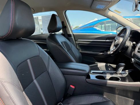 Used 2024 Nissan Altima 2.5 SR FWD image 21