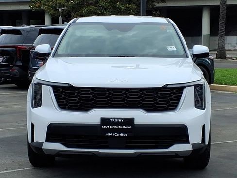 Certified 2024 Kia Sorento LX FWD image 2