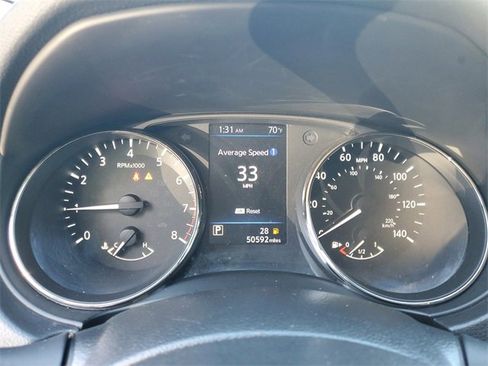 Used 2019 Nissan Rogue SV image 19