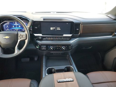 Used 2025 Chevrolet Silverado 3500 High Country w/ High Country Premium Package AWD/4WD image 14