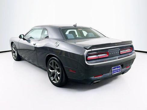 Used 2016 Dodge Challenger SXT w/ Driver Convenience Group RWD image 6